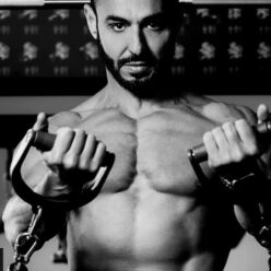 entrenador personal en valencia - de frente blanco y negro