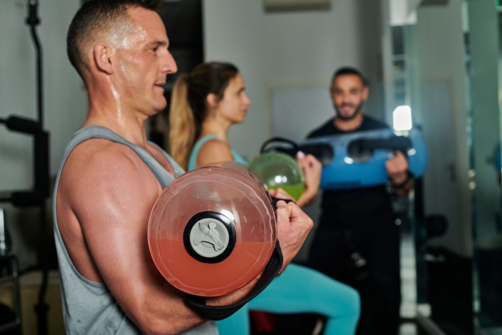 centro de entrenamiento personalizado en Valencia - pesa roja grande